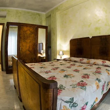 Nocleg ze śniadaniem Giornate Romane 2*